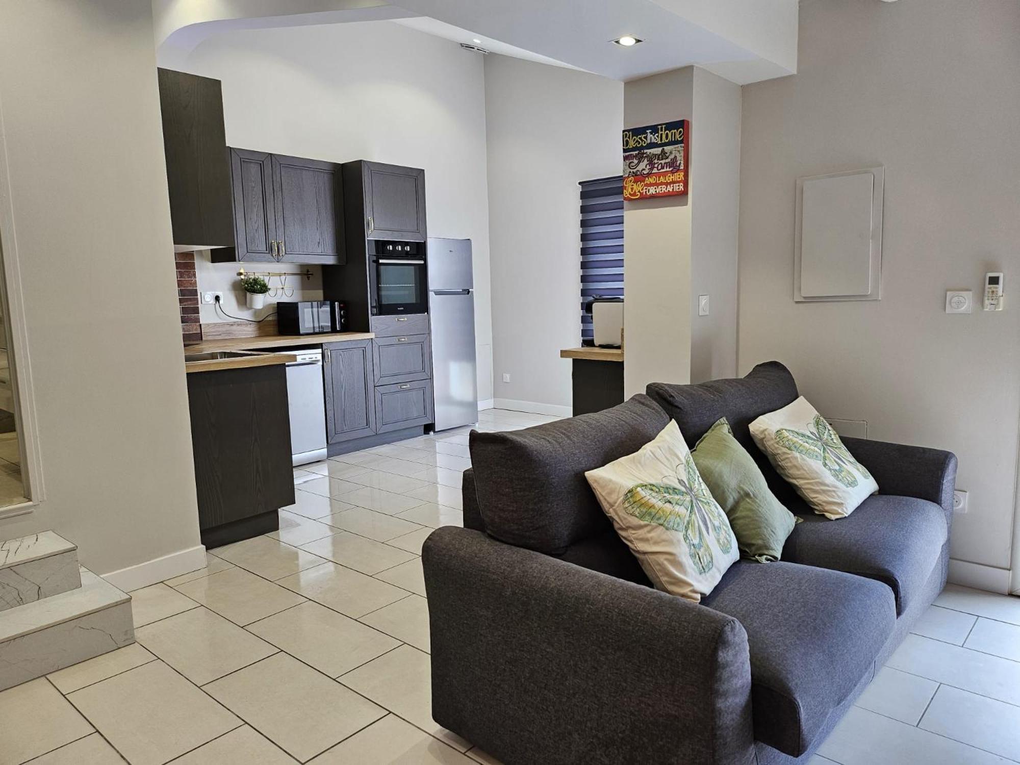 Agreable Logement Avec Terrasse Saint-Victoret Kültér fotó