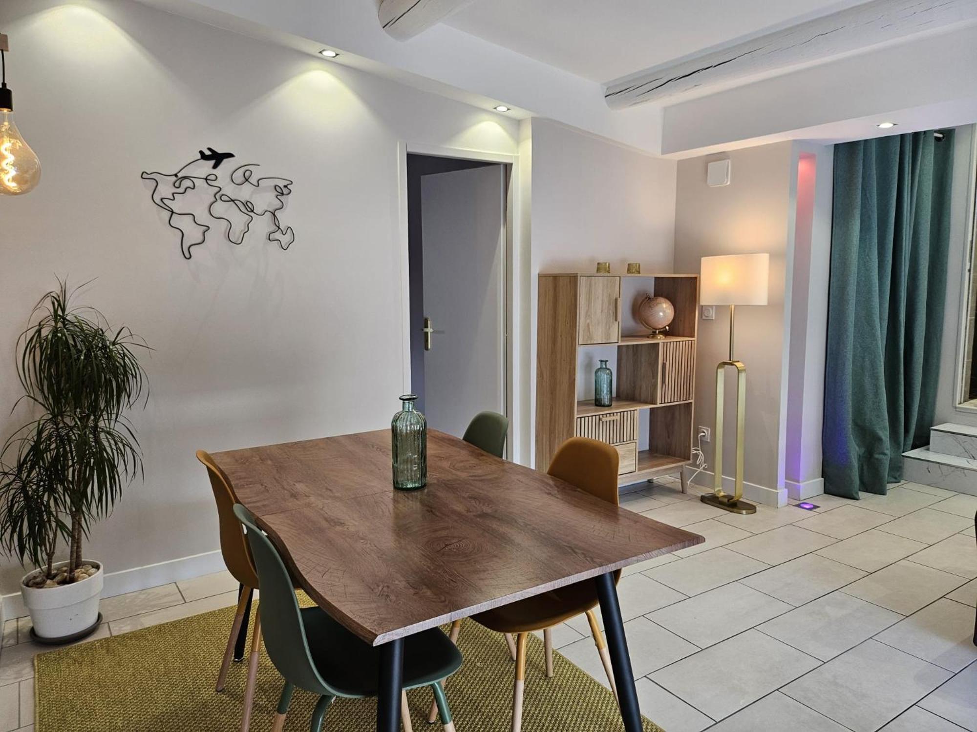 Agreable Logement Avec Terrasse Saint-Victoret Kültér fotó