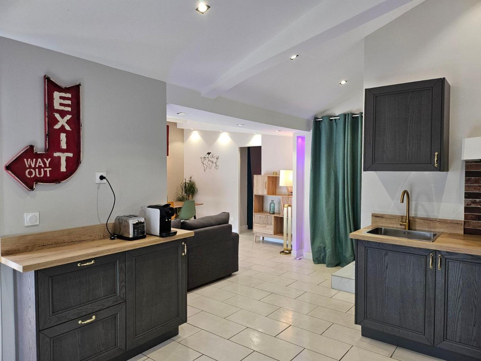 Agreable Logement Avec Terrasse Saint-Victoret Kültér fotó