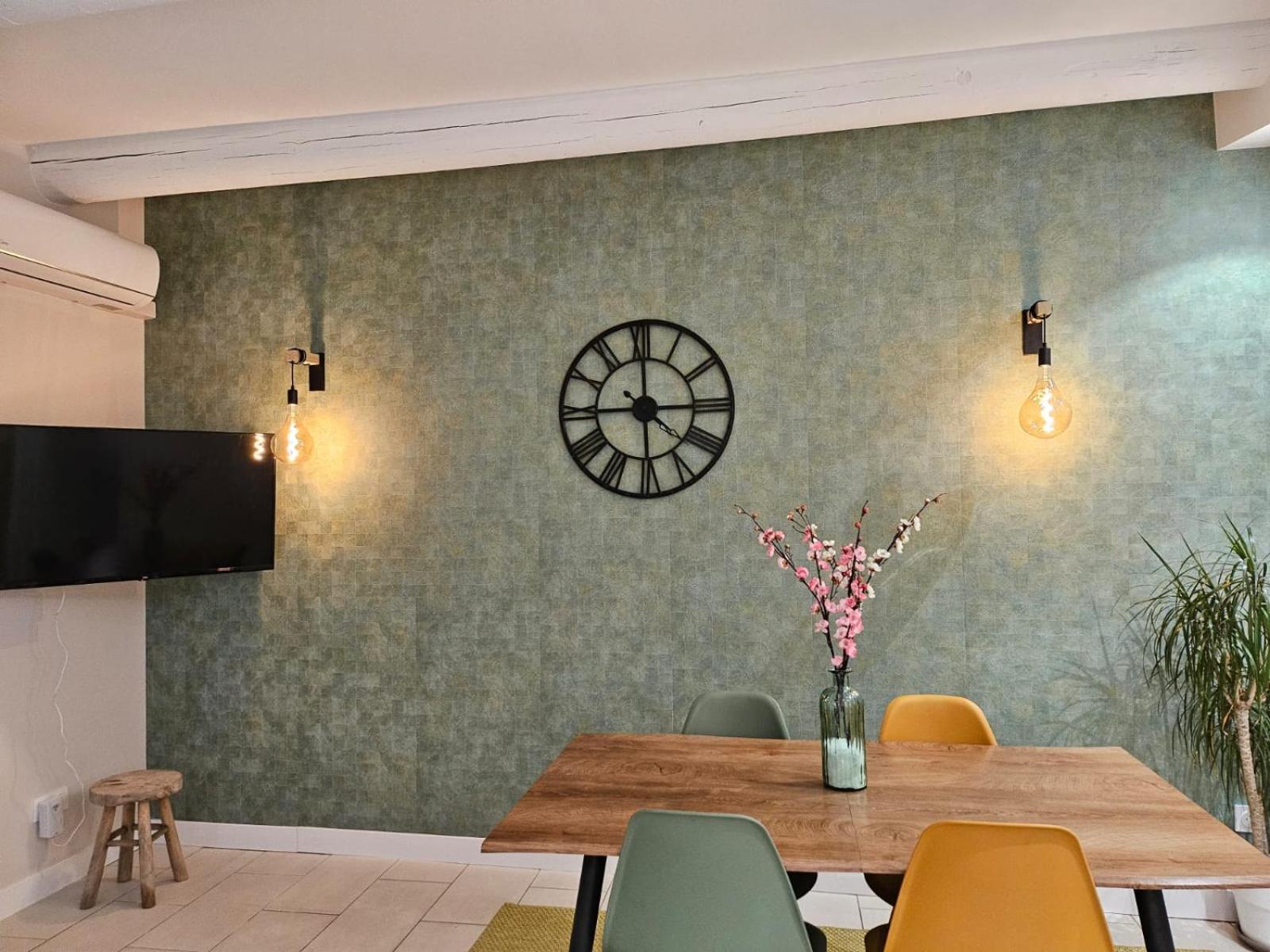 Agreable Logement Avec Terrasse Saint-Victoret Kültér fotó
