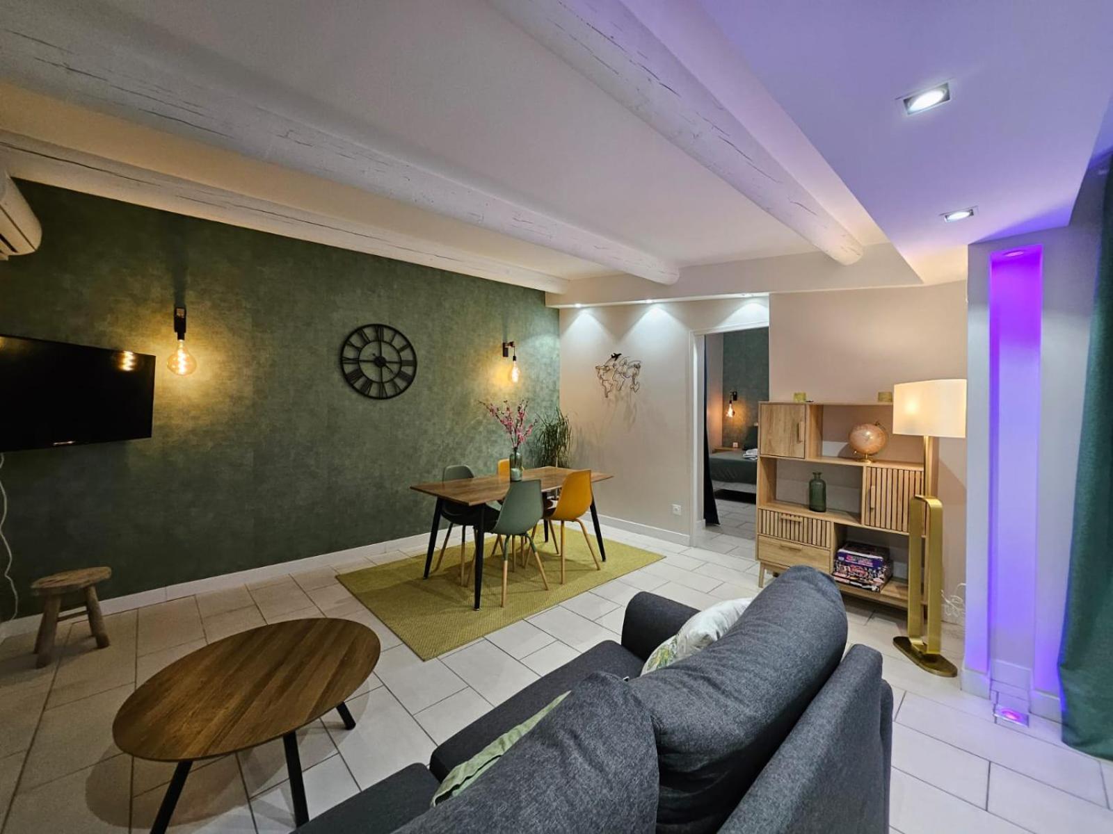 Agreable Logement Avec Terrasse Saint-Victoret Kültér fotó